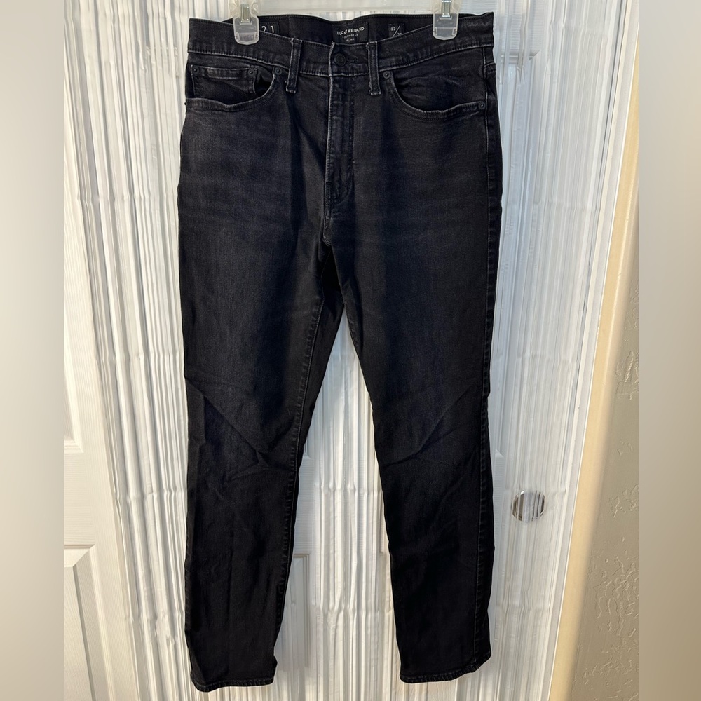 Lucky Brand Men’s Style 121 Slim Straight Jean